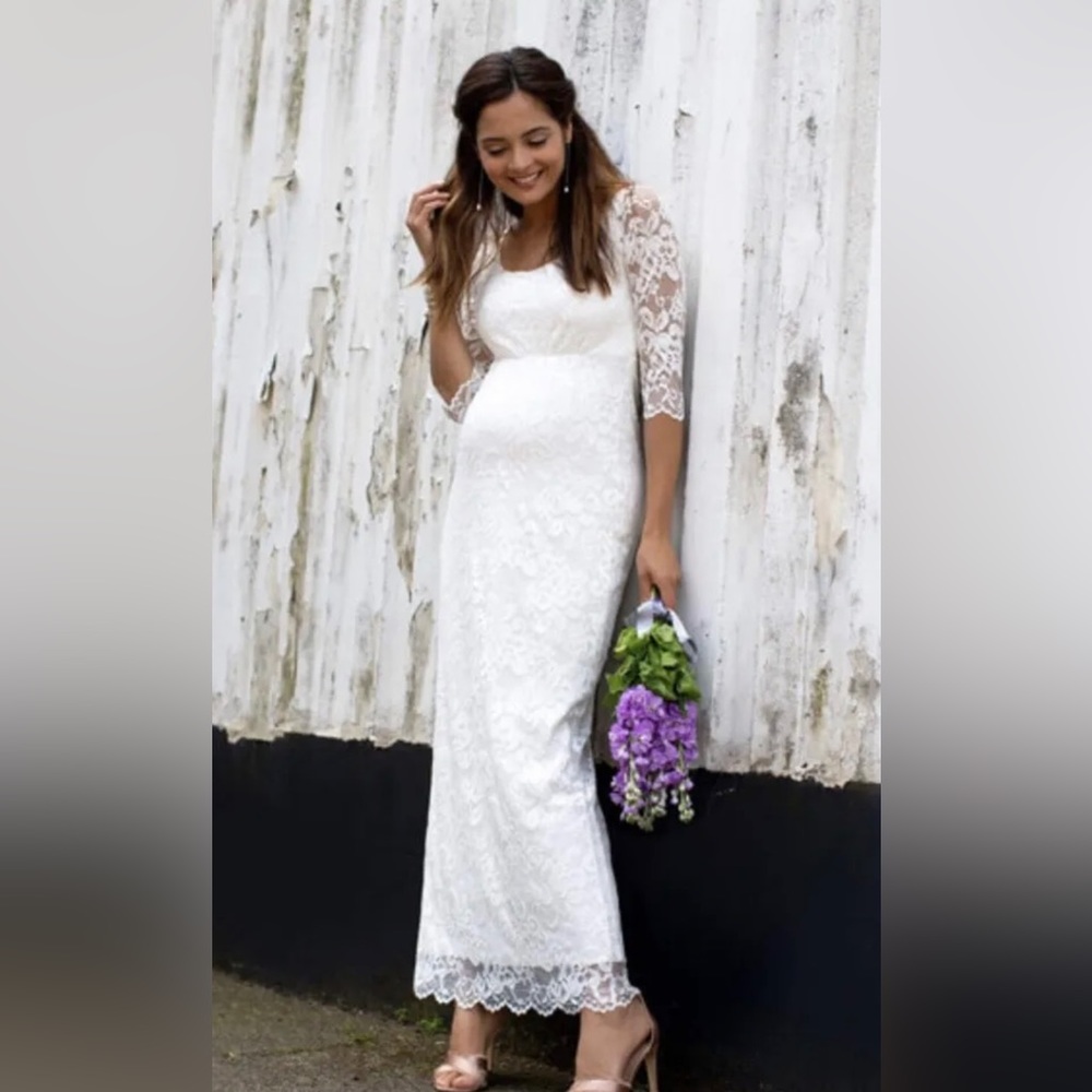 Tiffany Rose maternity wedding gown in British size 2? Tag pic included.